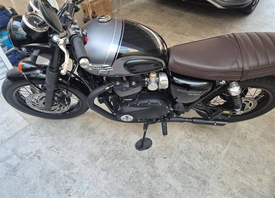TRIUMPH BONNEVILLE T120 BLACK 1200 